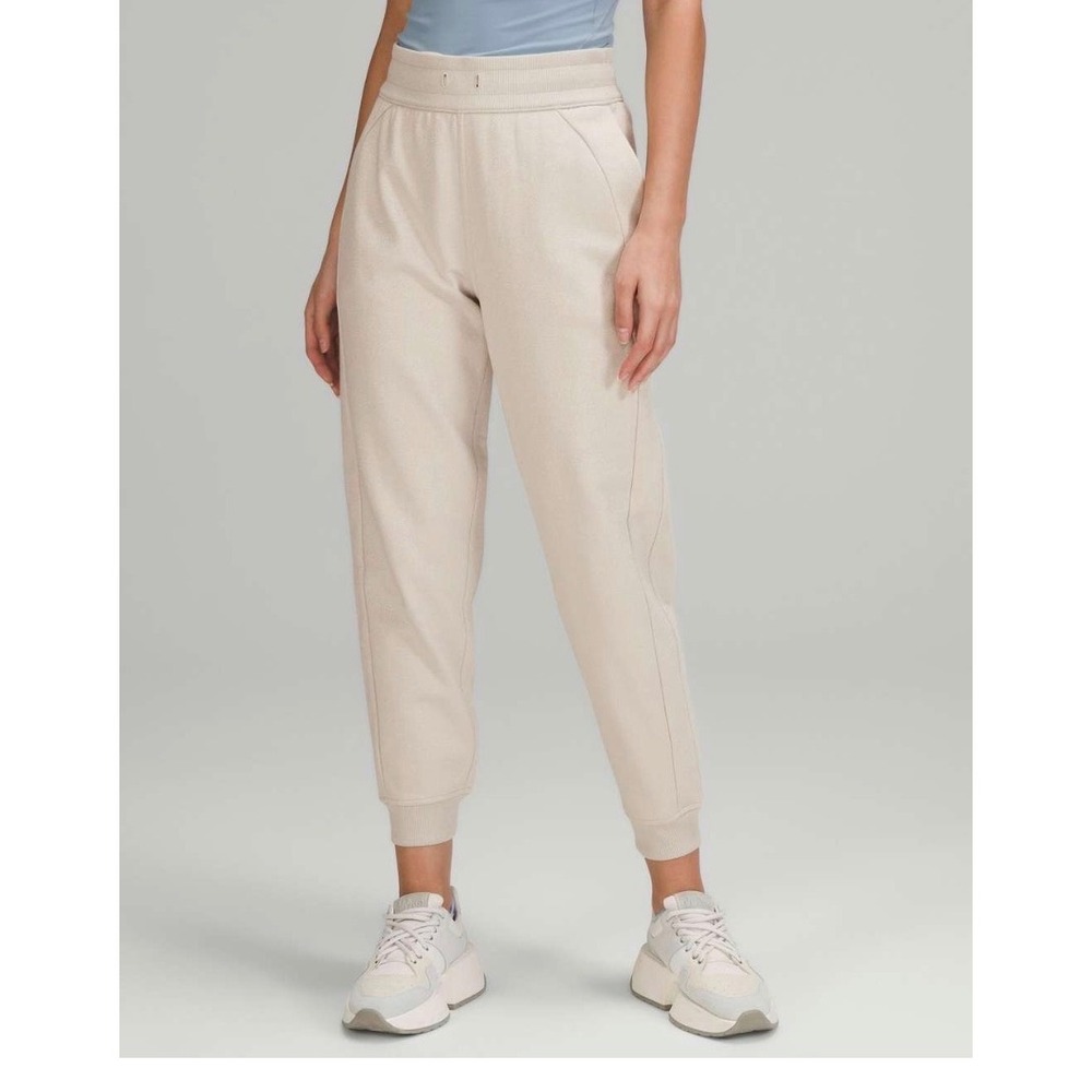 Lululemon Scuba‎ High-Rise Jogger Beige Womens Size 2